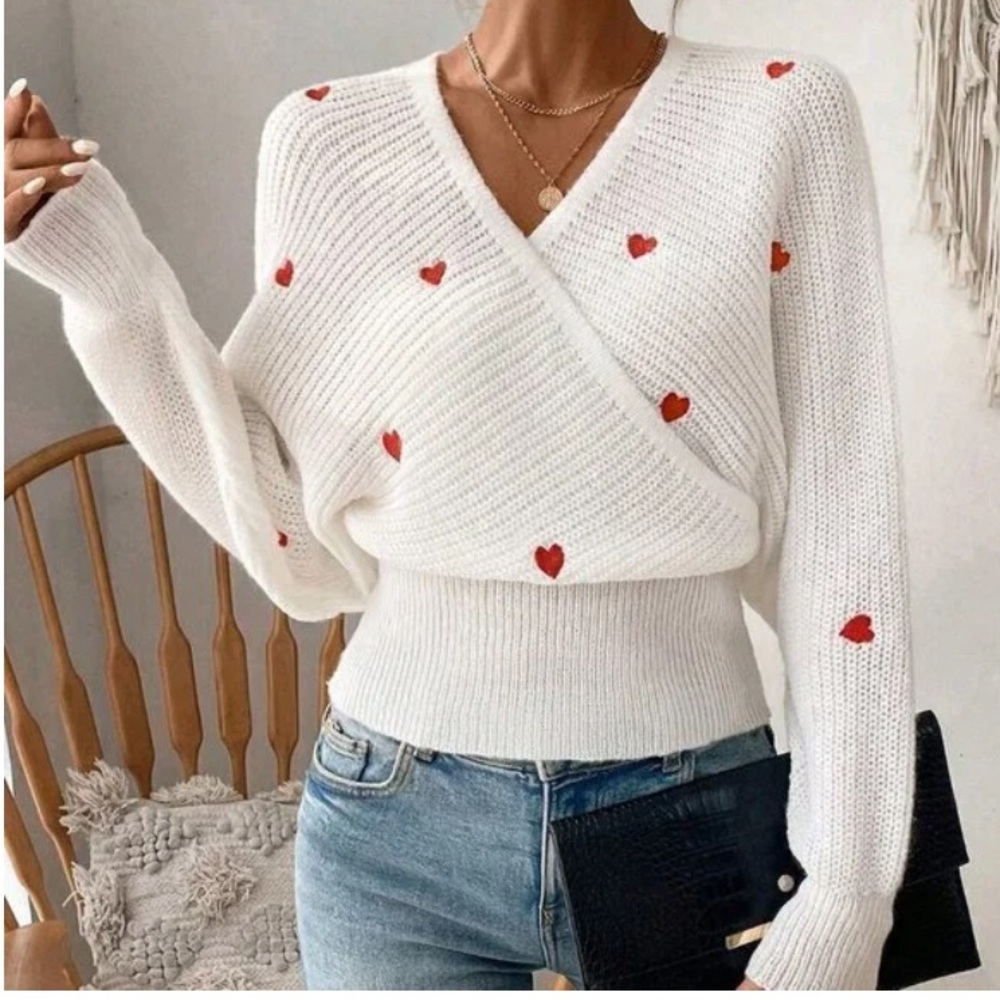 White Casual Women's Heart Embroidery Batwing Sleeve Wrap Sweater